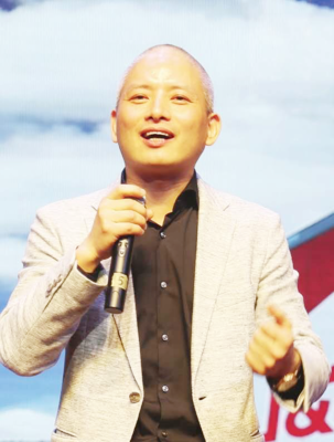张一弛：极兔快递极速突围