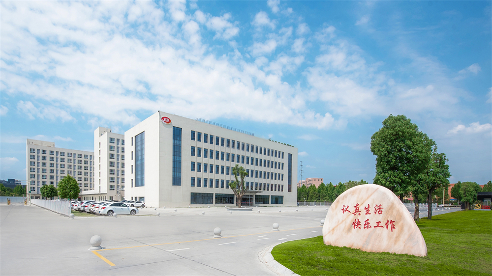 消费股“确定性选手”图鉴：卫龙频频新高，锅圈、蜜雪们价值狂欢仍将持续？