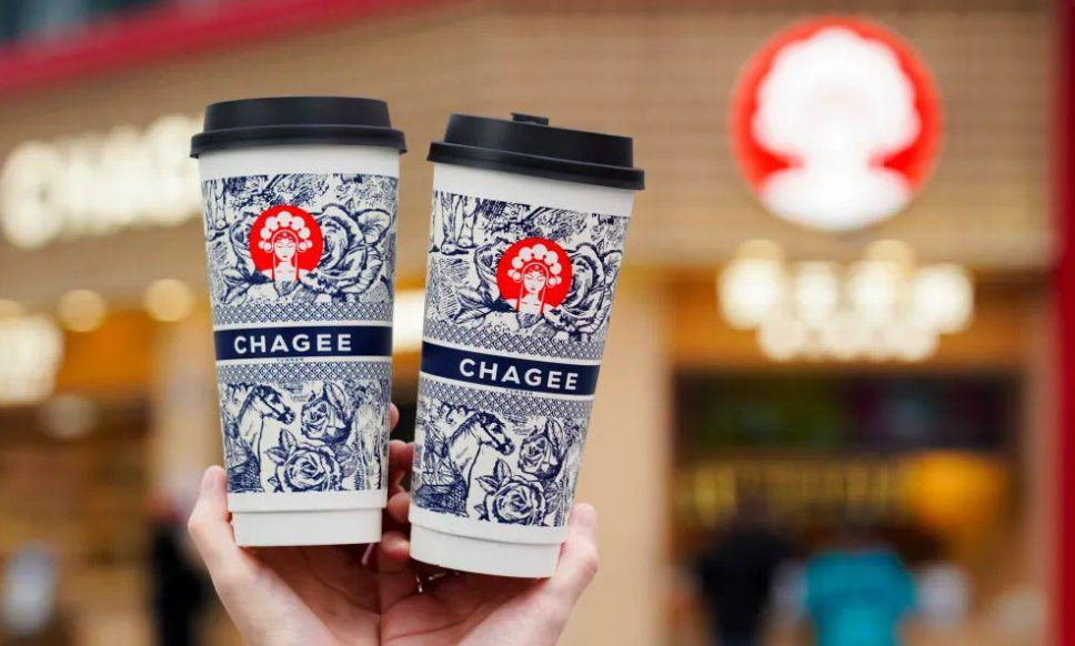 不是"TEA"而是"CHA"，赴美霸王茶姬背后的茶文化全球输出野心