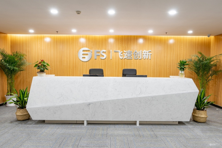 飞速创新：45万客户覆盖200国！500强都在用的网络独角兽冲刺港股