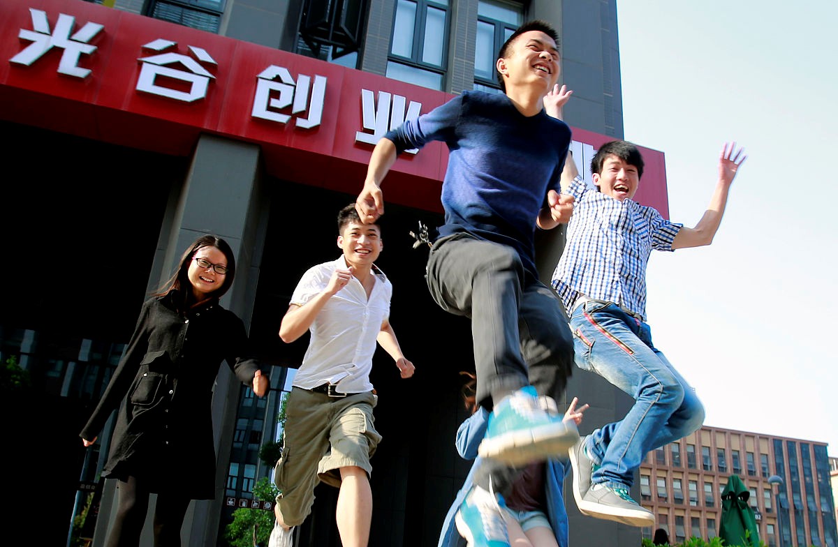 开家实体小店,还能撑起年轻人的“创业梦”吗?