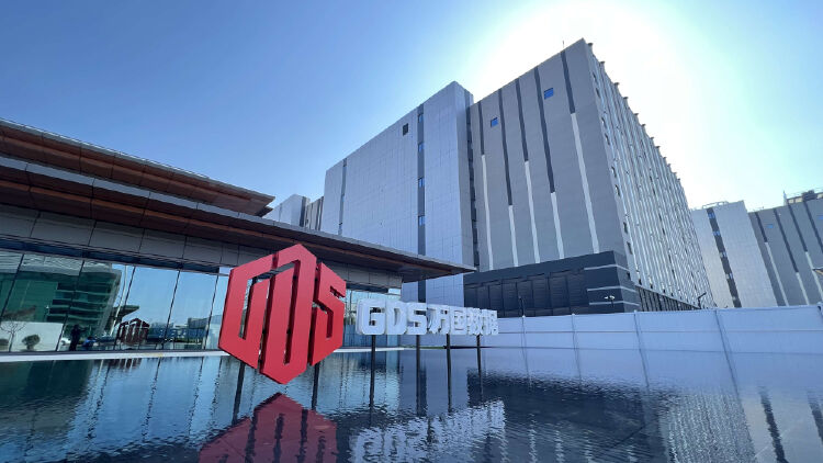 AI大洗牌时代:万国数据如何提前写下行业的终局?