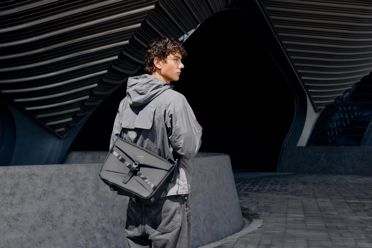 潮力上肩,型动全场,ROG神射手系列背包新品发布
