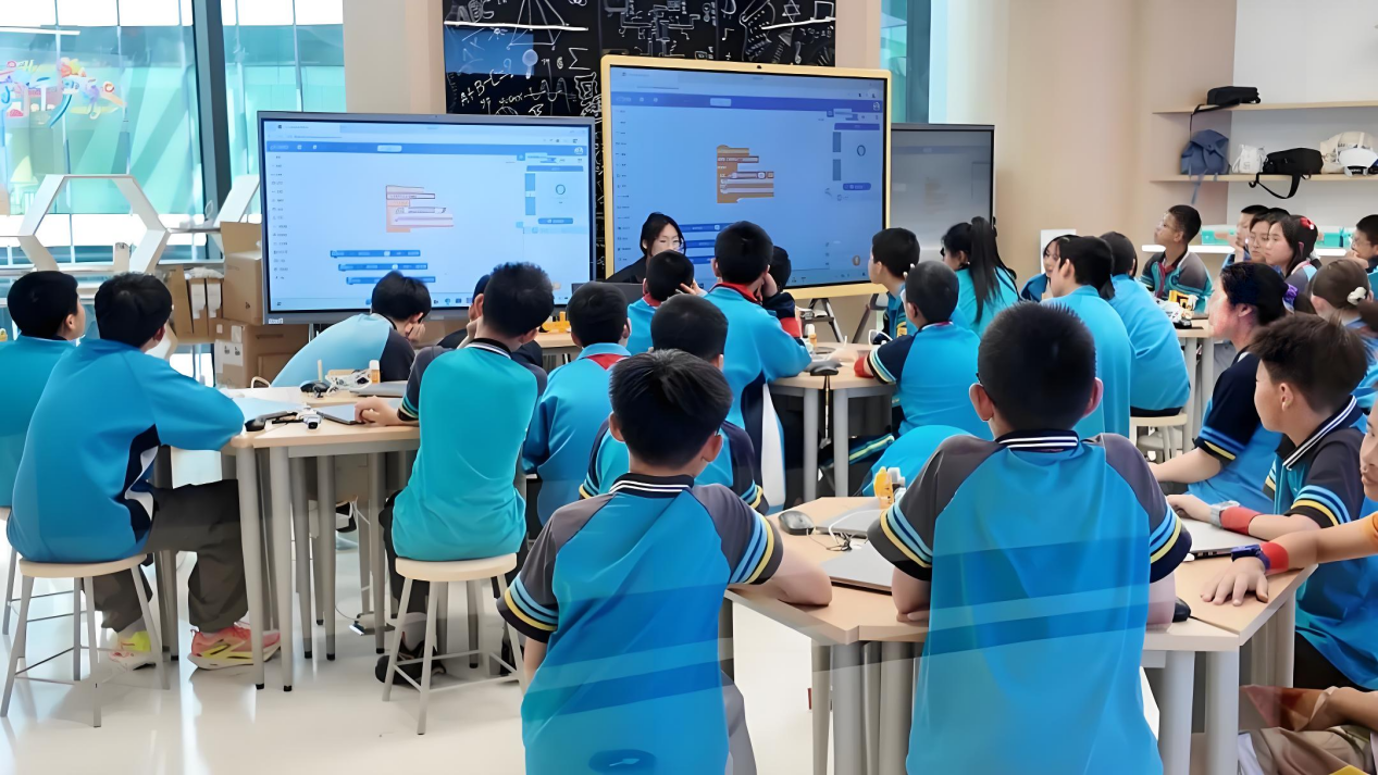 贴牌套路下的“AI研学”,又要催生一批网红科创城市了
