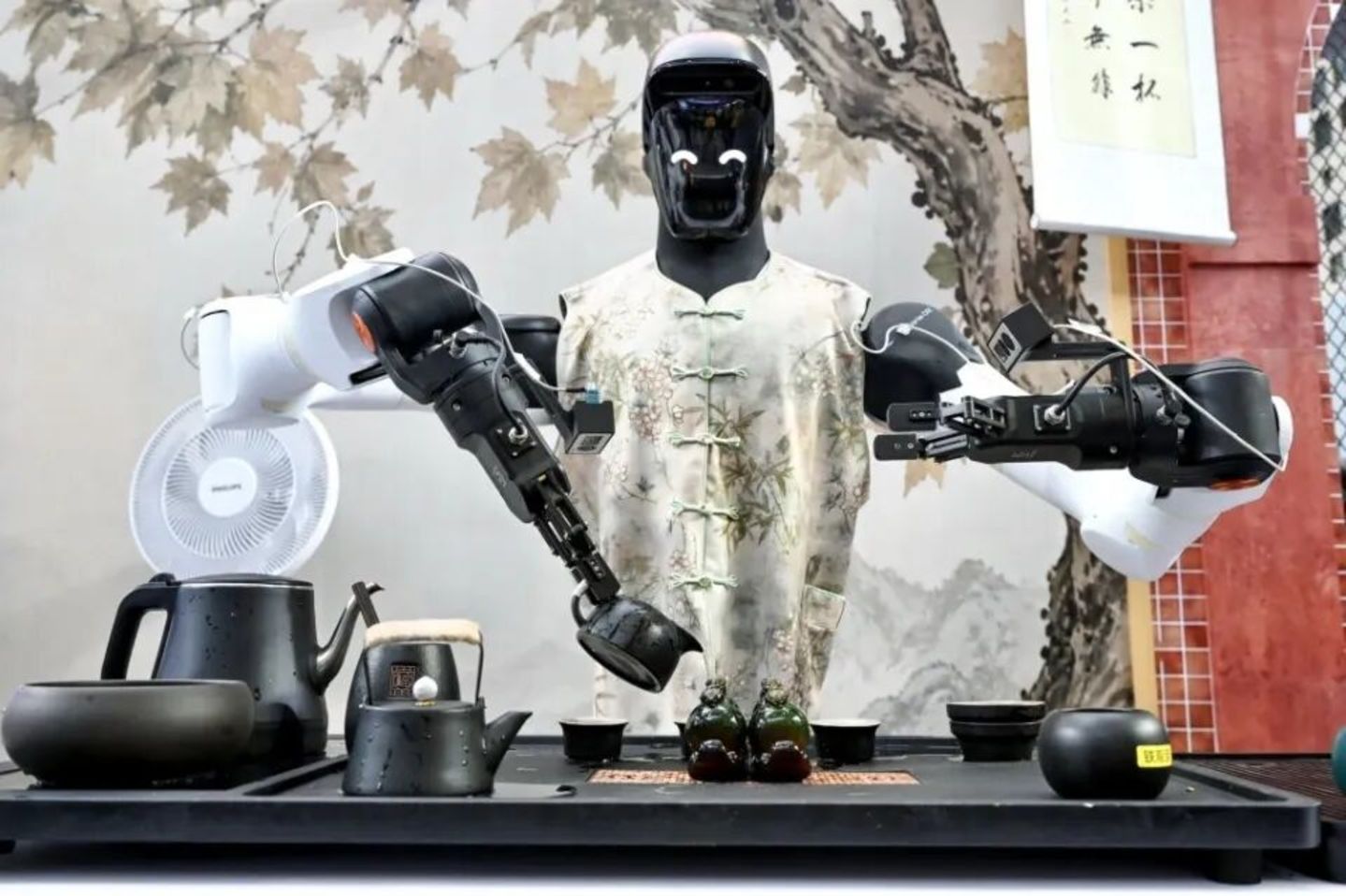 2026世界人工智能大会观察:算力与制造业,支撑AI脱虚向实 2026世界人工智能大会观察:算力与制造业,支撑AI脱虚向实