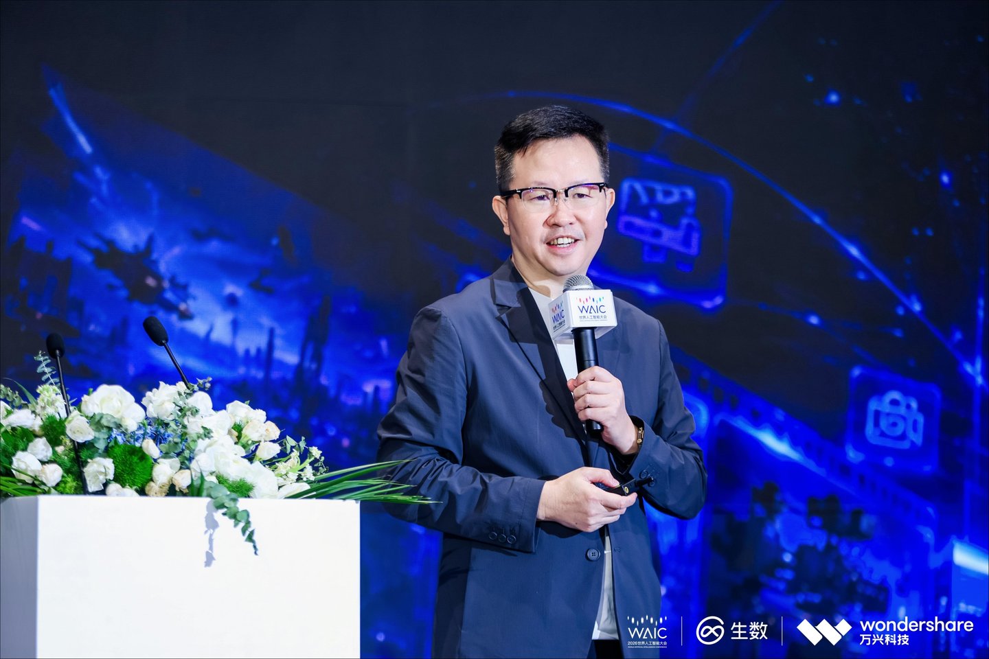 万兴科技正式推出“万剧出海创投计划”,拟投入数亿资金与资源,投资孵化10000+部AI影视剧出海 万兴科技正式推出“万剧出海创投计划”,拟投入数亿资金与资源,投资孵化10000+部AI影视剧出海