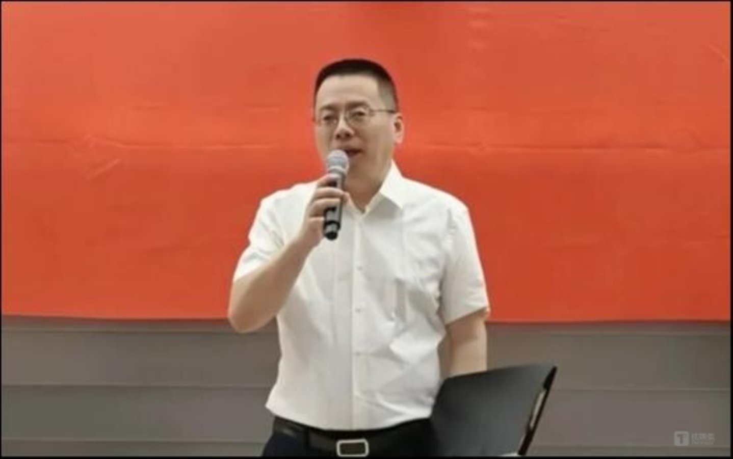 主业失血、解禁临门,君逸数码算力转型“三箭齐发”,时机值得细看 主业失血、解禁临门,君逸数码算力转型“三箭齐发”,时机值得细看