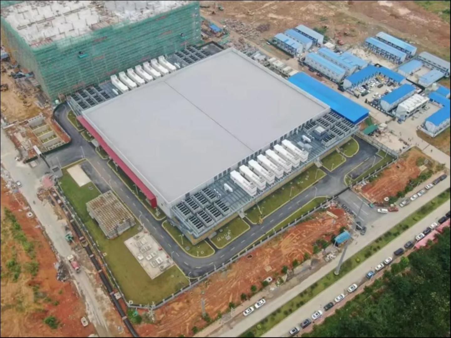 AI订单涌入,万国数据上调全年业绩指引,今年投100亿元扩建数据中心|看财报