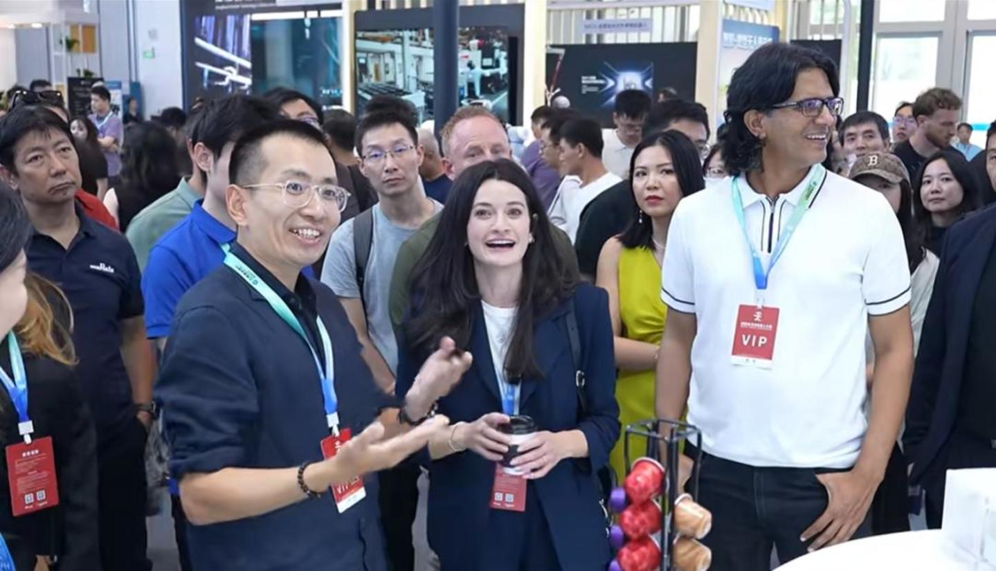  破防了，WRC上的机器人，比我还会过日子