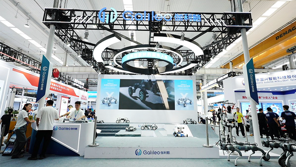 伽利略机器人亮相WRC 2026，突破形态局限发布“陆行具身系统”Galileo X