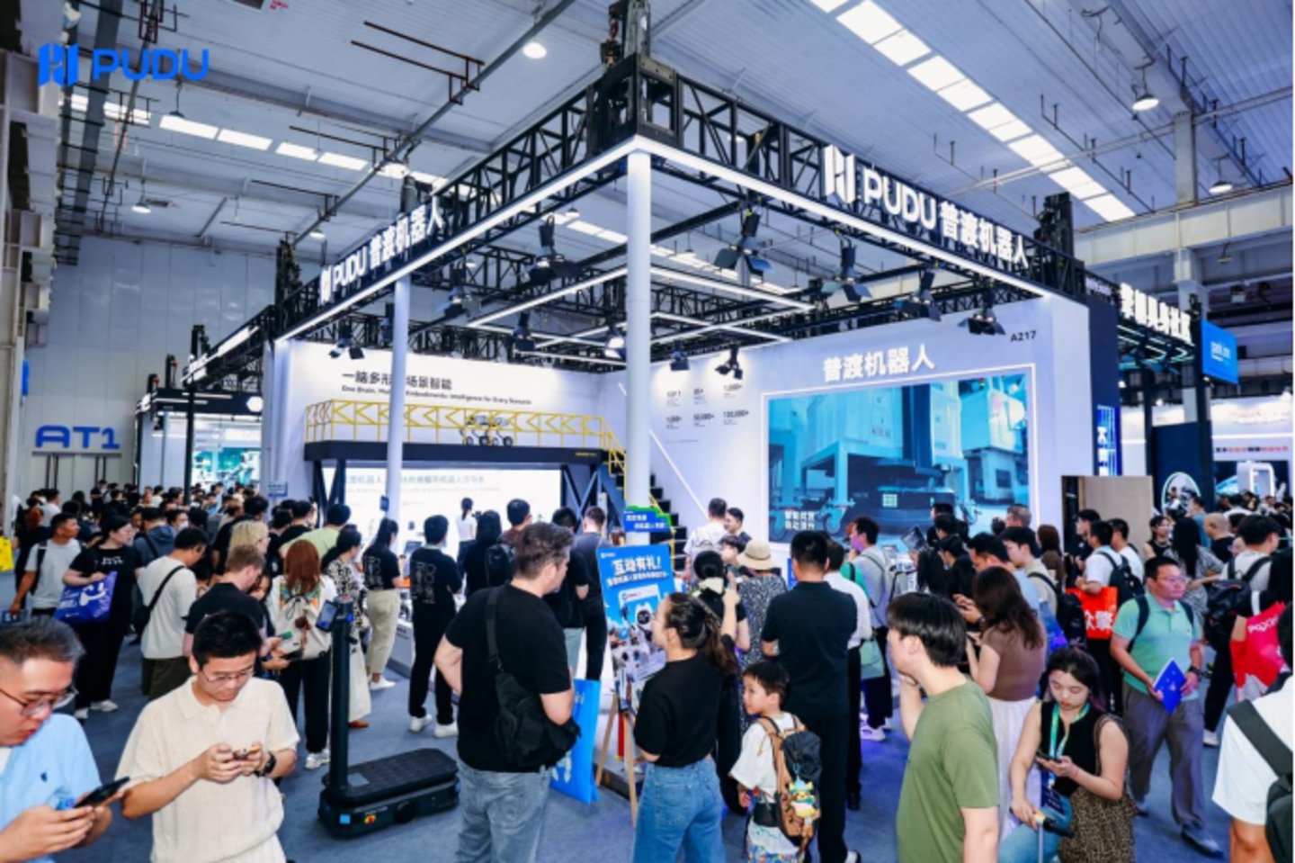 WRC 2026:展台上练抓取,展台下抢闭环 WRC 2026:展台上练抓取,展台下抢闭环