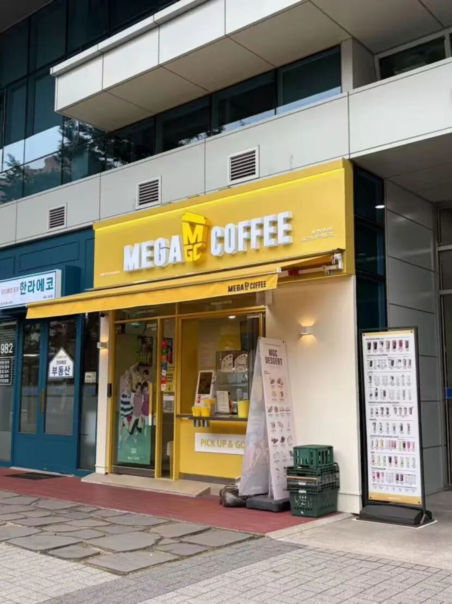  首尔没有“新茶饮”，只有昂贵的尝鲜