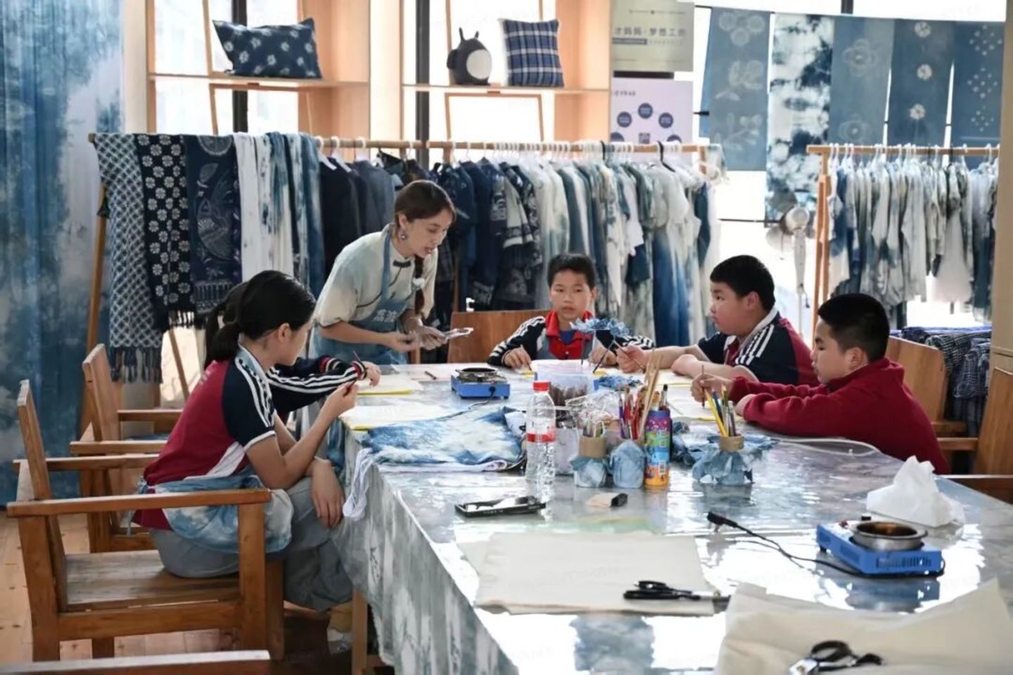 这届游客,开始把民宿住成“体验课” 这届游客,开始把民宿住成“体验课”
