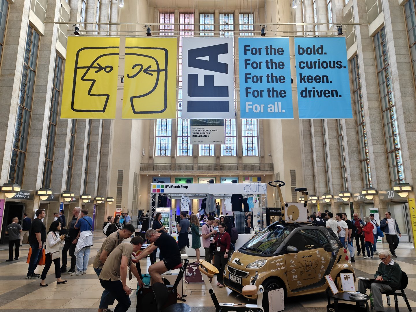 IFA 2026前瞻:机器人走秀、AI家电乱斗,中国品牌决战欧洲 IFA 2026前瞻:机器人走秀、AI家电乱斗,中国品牌决战欧洲