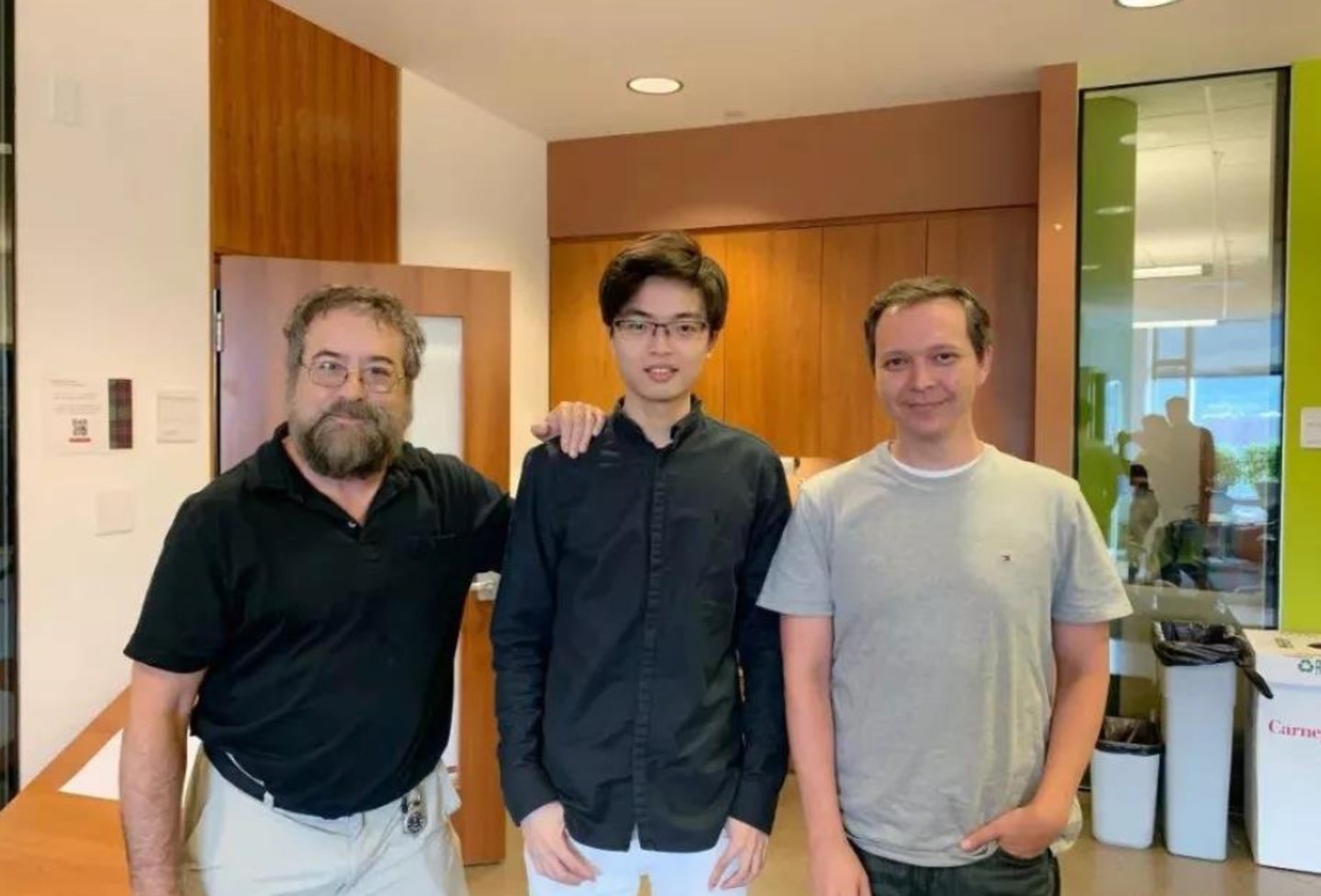 ARR 3亿美元的Kimi,为什么还在追着投资人要钱? ARR 3亿美元的Kimi,为什么还在追着投资人要钱?