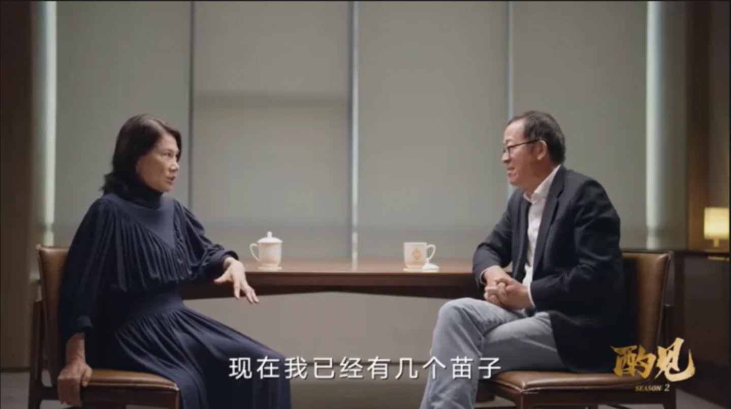  董明珠，正在“交出”格力
