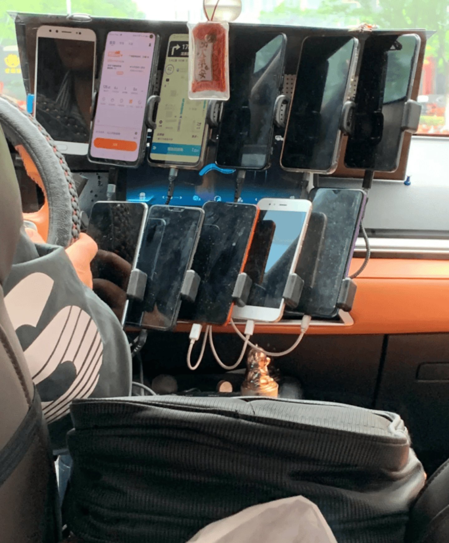 百万网约车司机,在国庆旅游旺季里等待奇迹 百万网约车司机,在国庆旅游旺季里等待奇迹