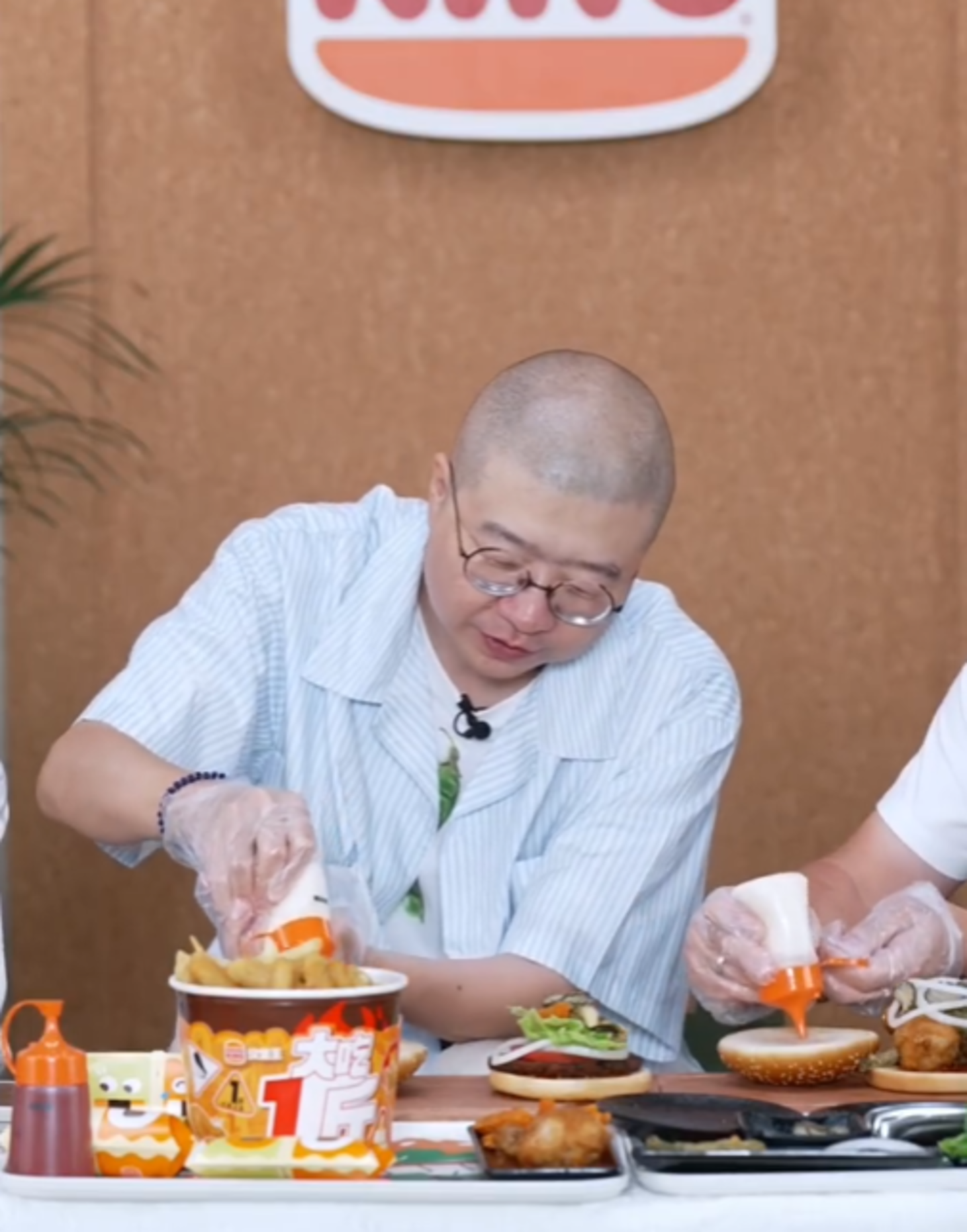 李诞代言汉堡王“丑”翻车,笑点为什么没能变成食欲? 李诞代言汉堡王“丑”翻车,笑点为什么没能变成食欲?