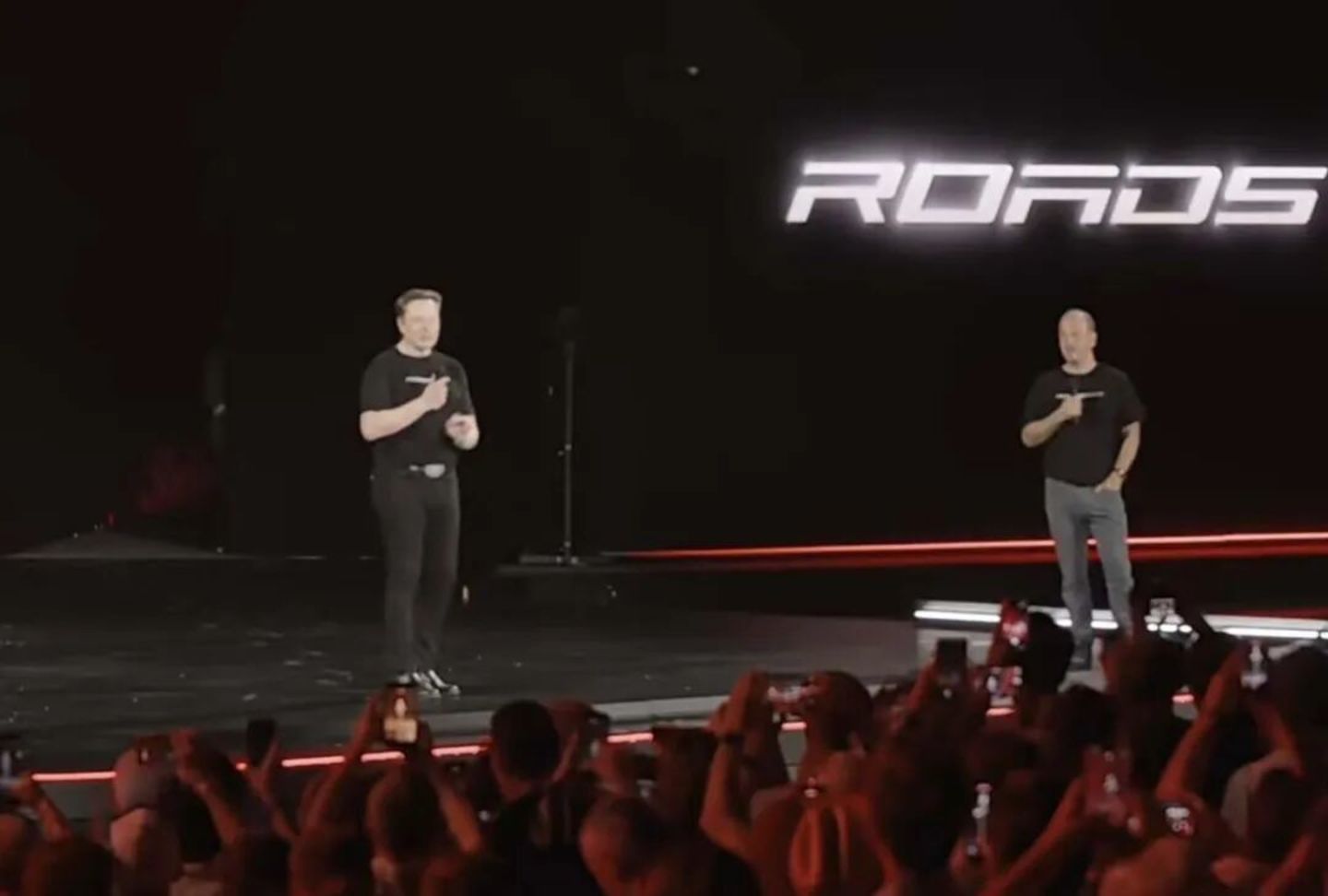 会飞的Roadster:特斯拉给电车圈上了一堂“航天课” 会飞的Roadster:特斯拉给电车圈上了一堂“航天课”