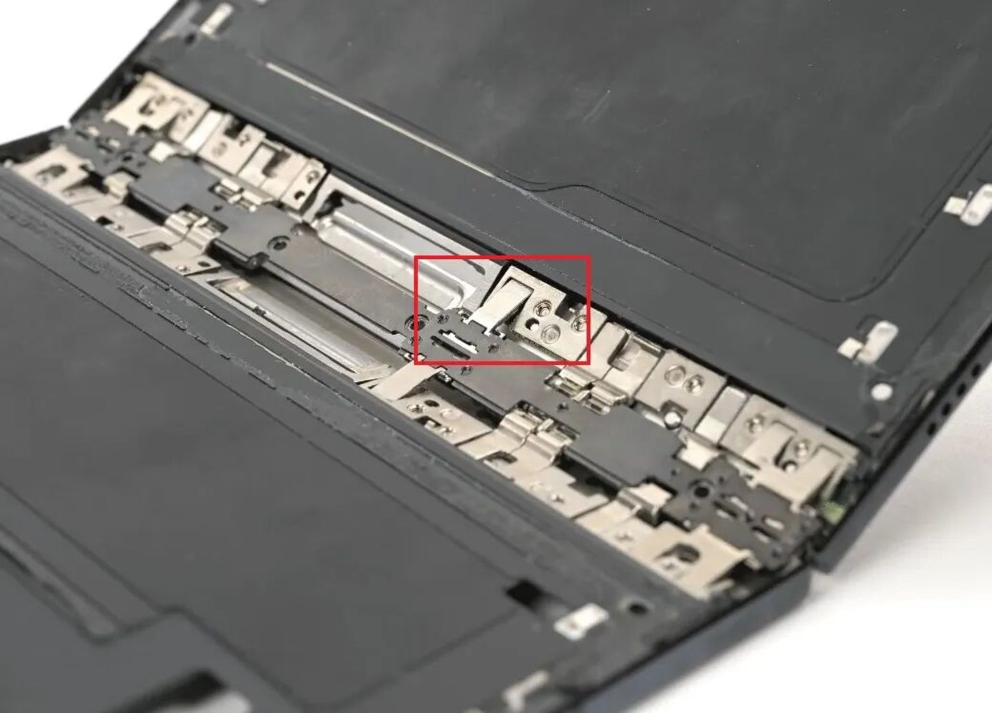 iPhone Duo开箱即碎,苹果也做“速成机”? iPhone Duo开箱即碎,苹果也做“速成机”?